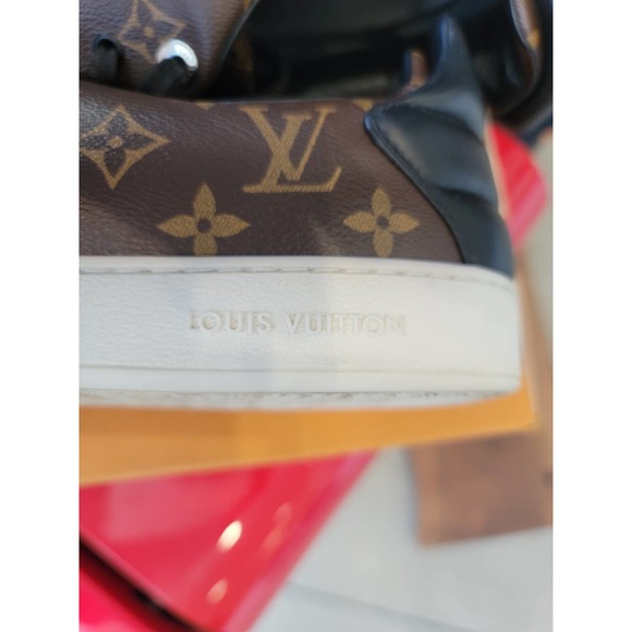 Louis Vuitton low top sneakers size 12 - Picture 9 of 15